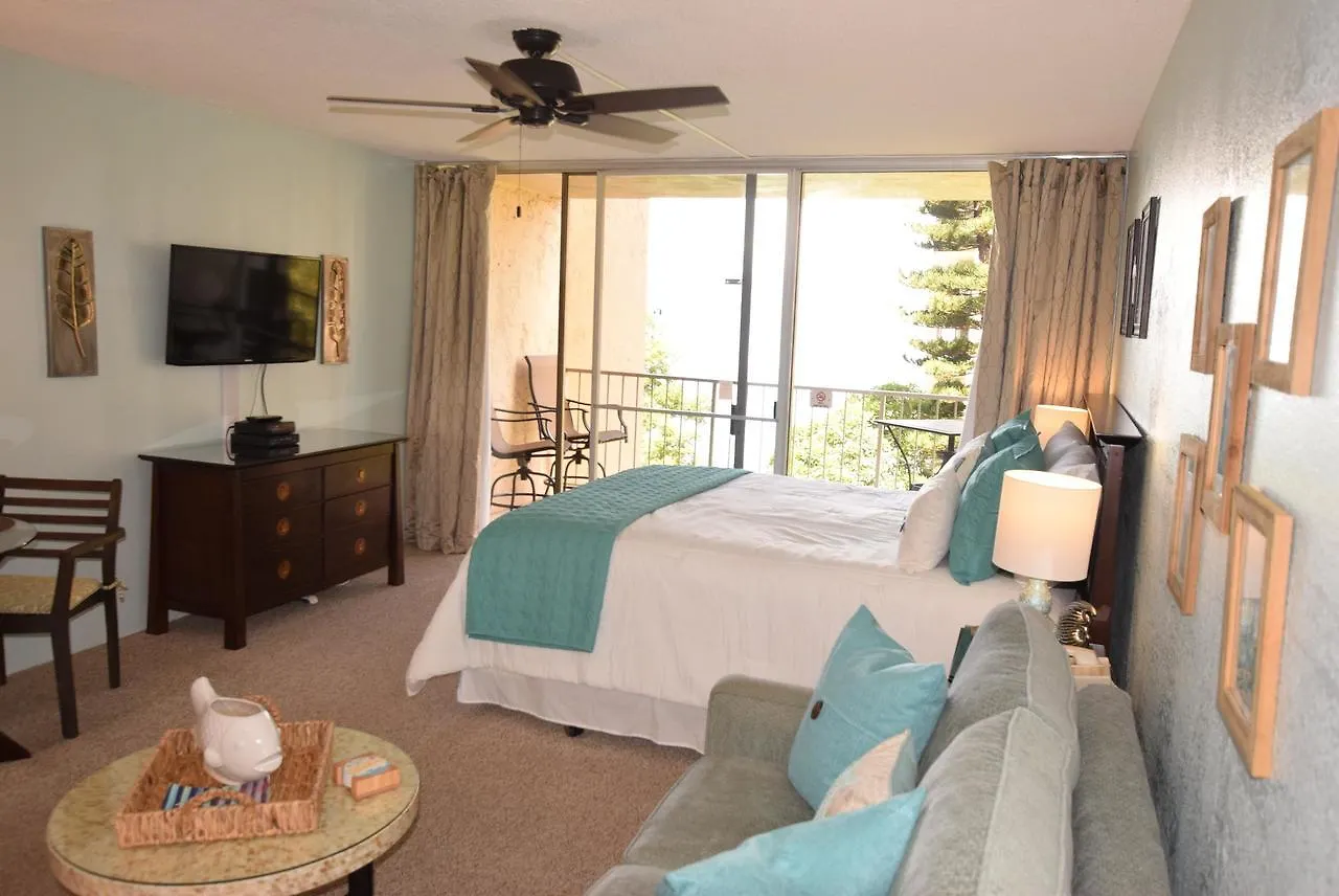 Royal Kahana 405
